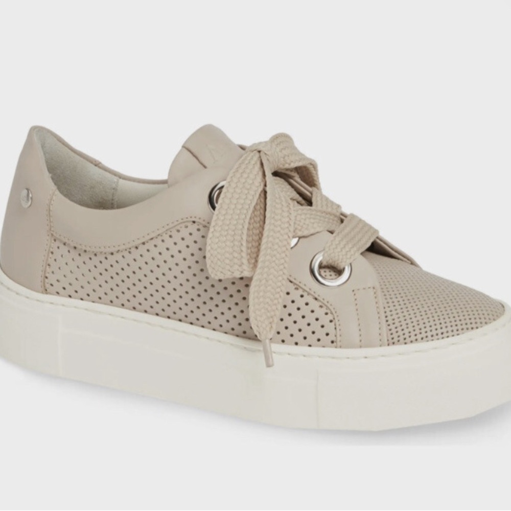 AGL Attilio Giusti Leombruni Perforated Platform Talc Leather Sneaker Sz US 7